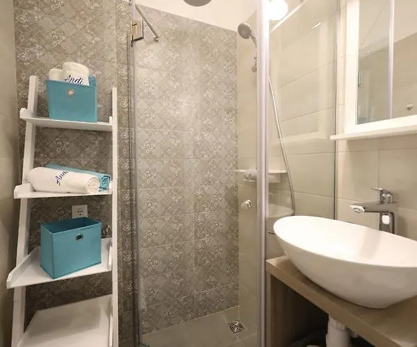 Old Town Stylish Andi Apartamento *